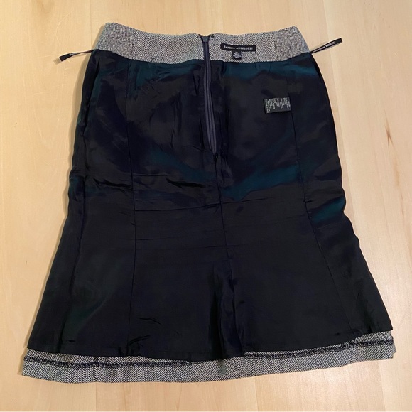 SANDRA ANGELOZZI Size 30 / size 6 Wool blend herringbone fitted flare skirt - Picture 7 of 8